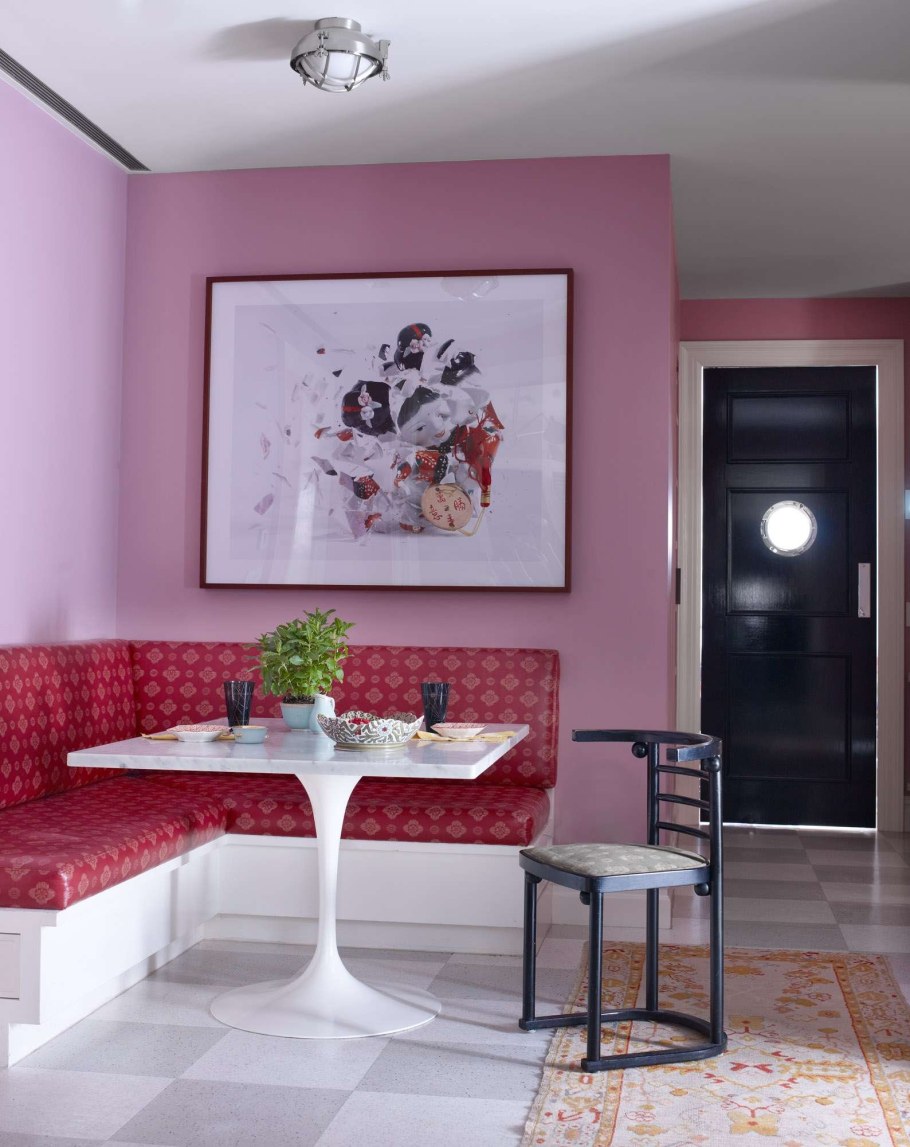 Розовые стены на кухне