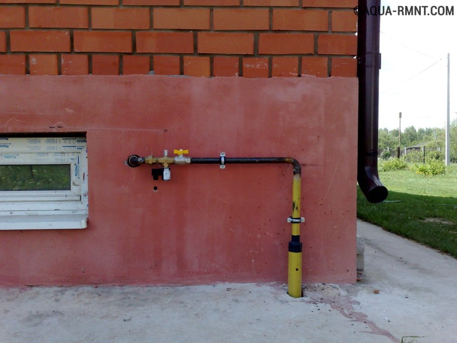 Цокольный ввод газопровода 110х108