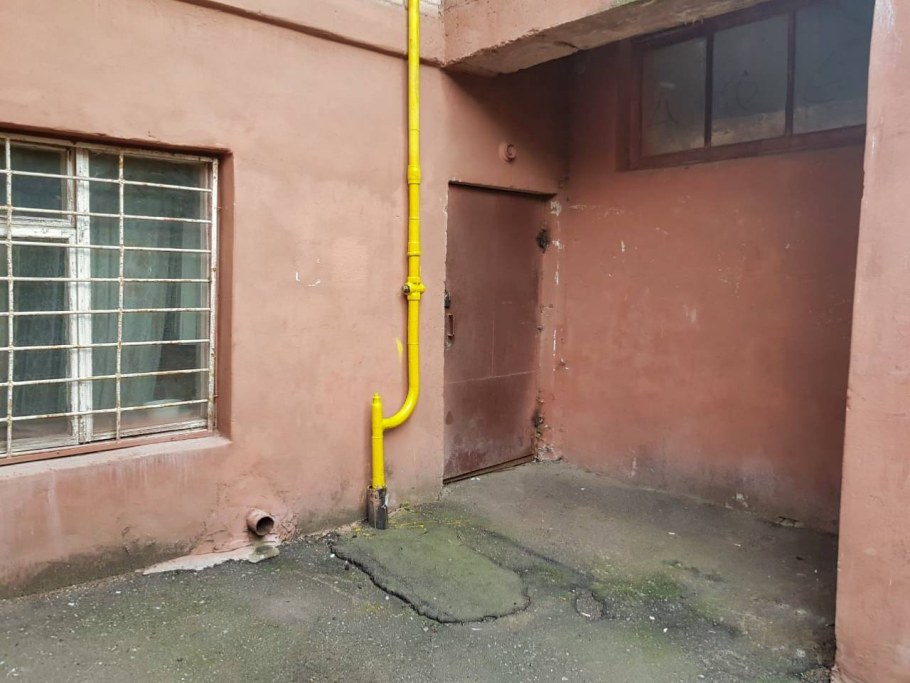 Газовые трубы в многоквартирном доме