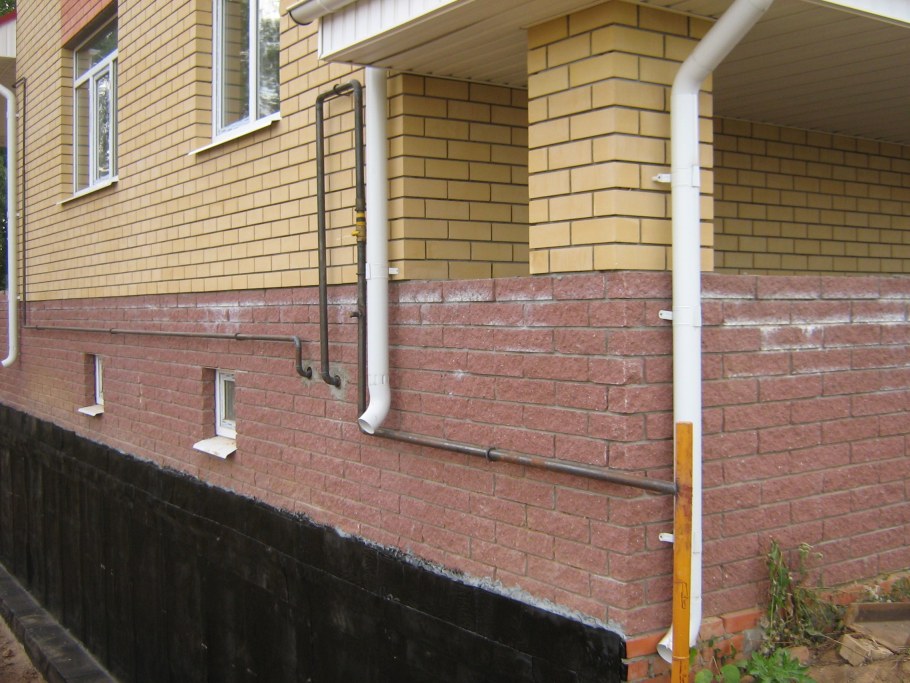 Газовая труба в частном доме