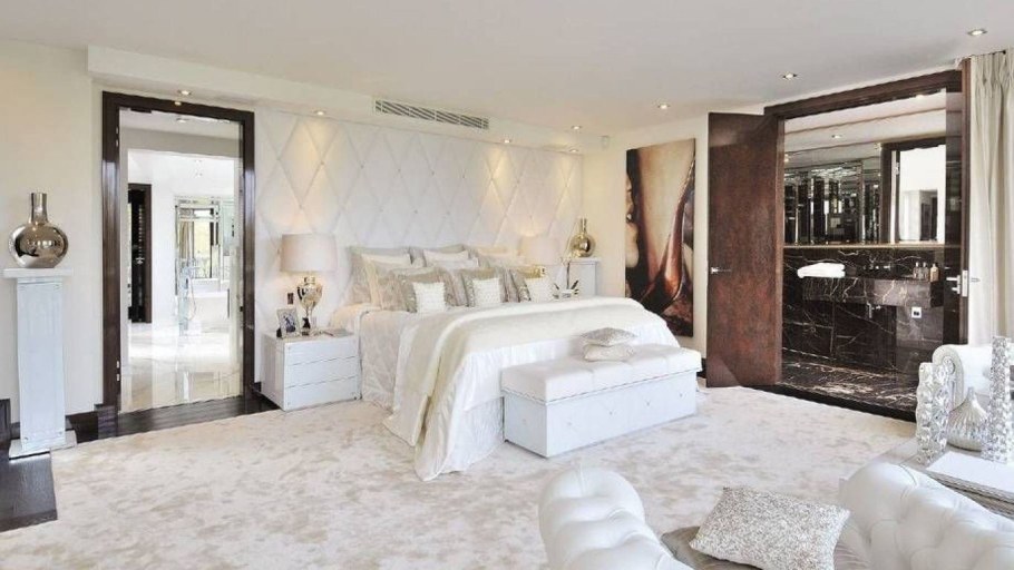 Мрамор в спальне