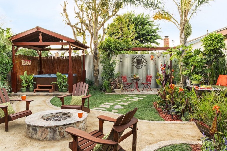 Двор в частном доме