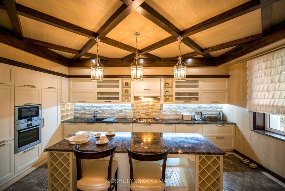 Потолок в летней кухне