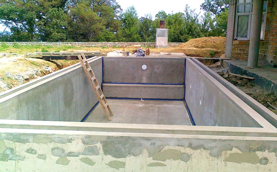 Бассейн бетонный 2х2