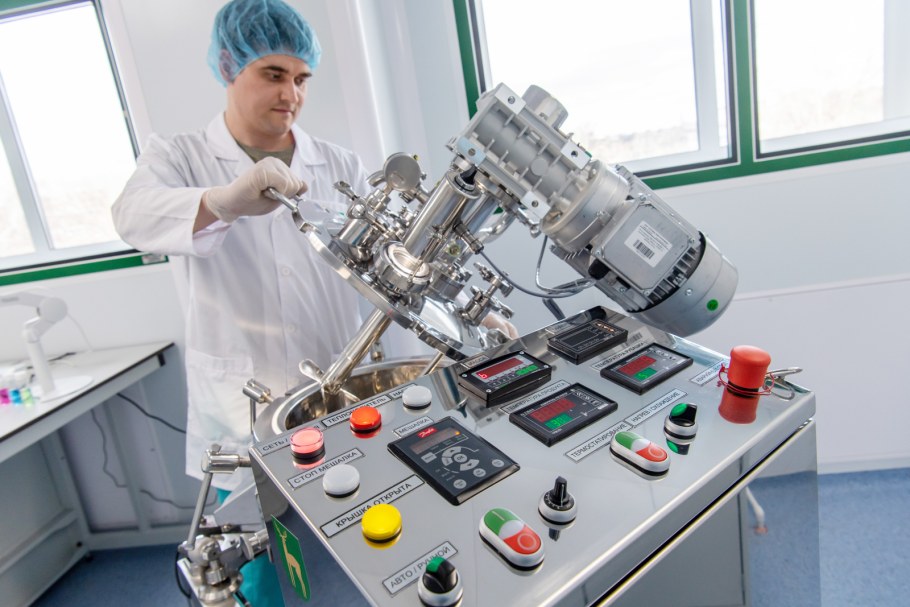 Собянин на эндокринном заводе