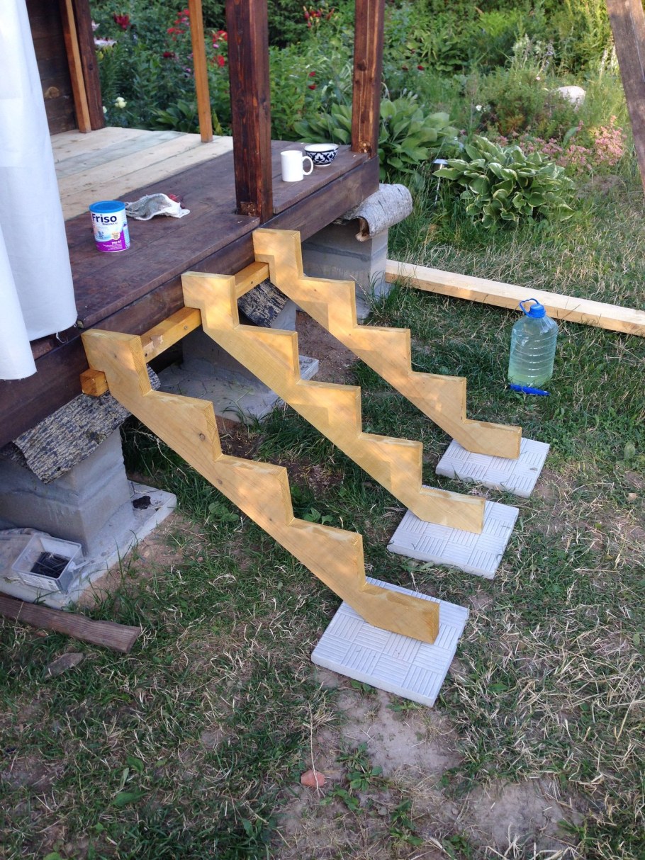 Деревянные ступени для крыльца