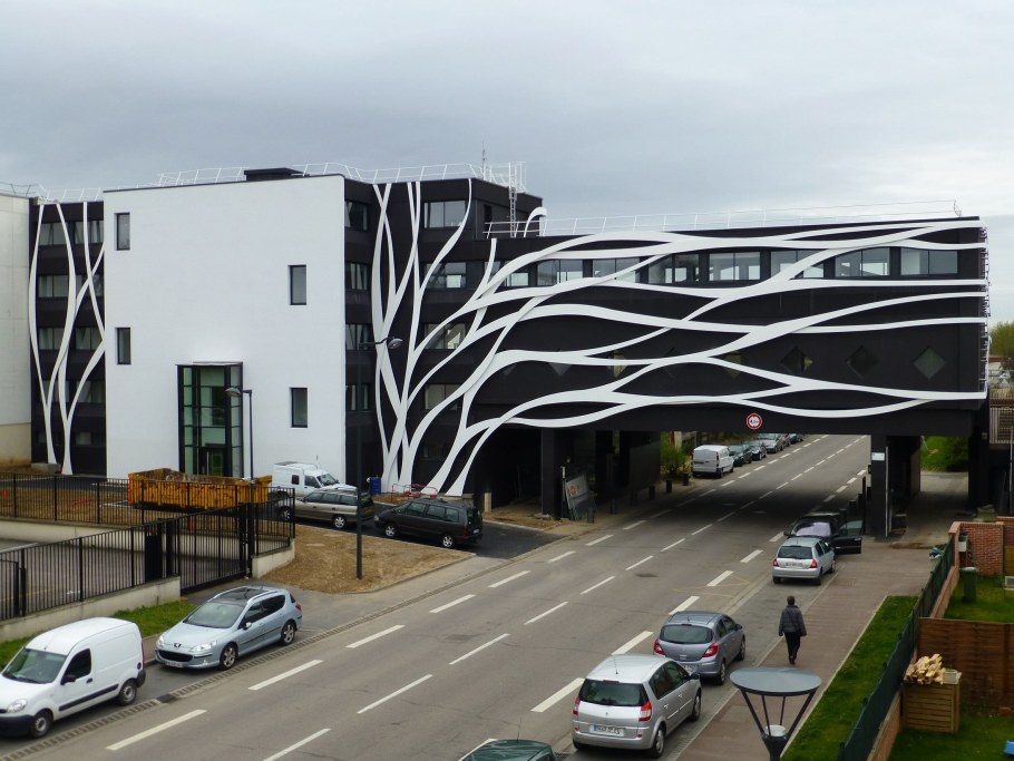 Современные общественные здания