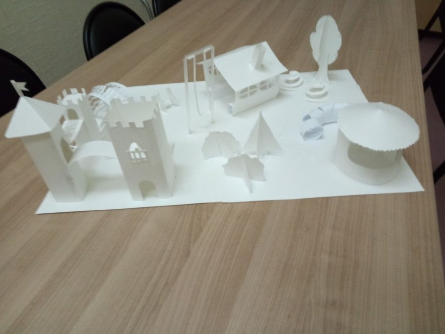 Макет детской площадки