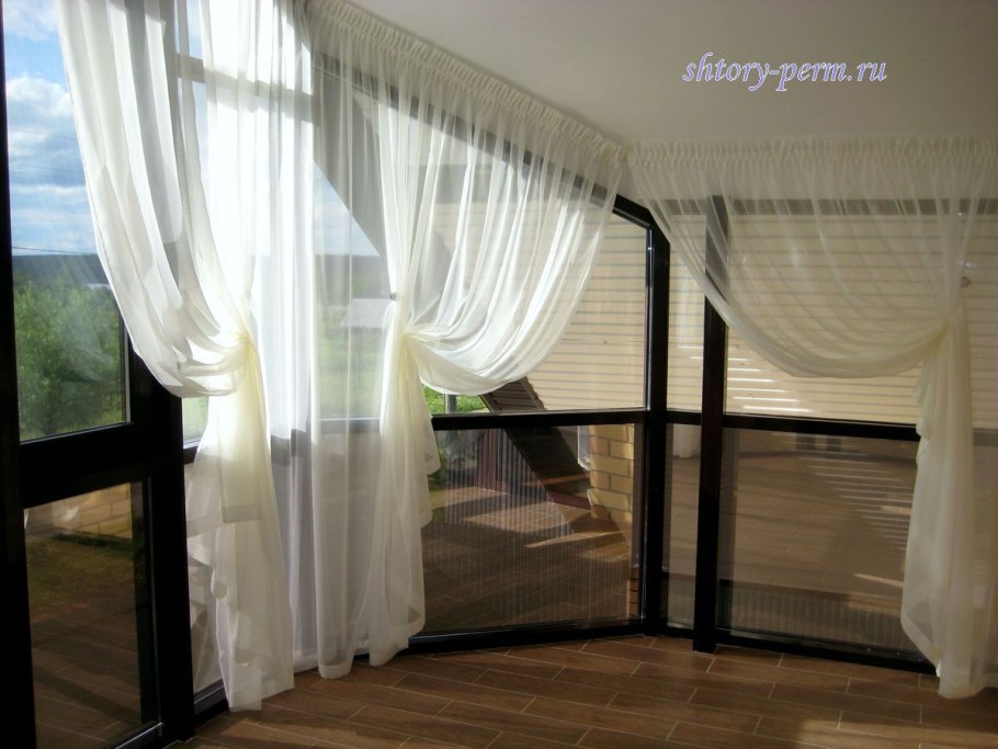 Красивые шторы на балкон