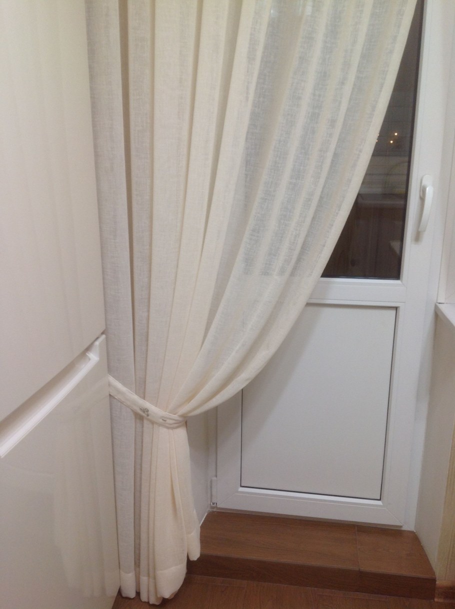 Тюль на балконную дверь