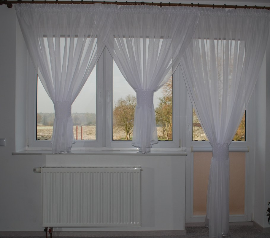 Шторы на окно с балконом