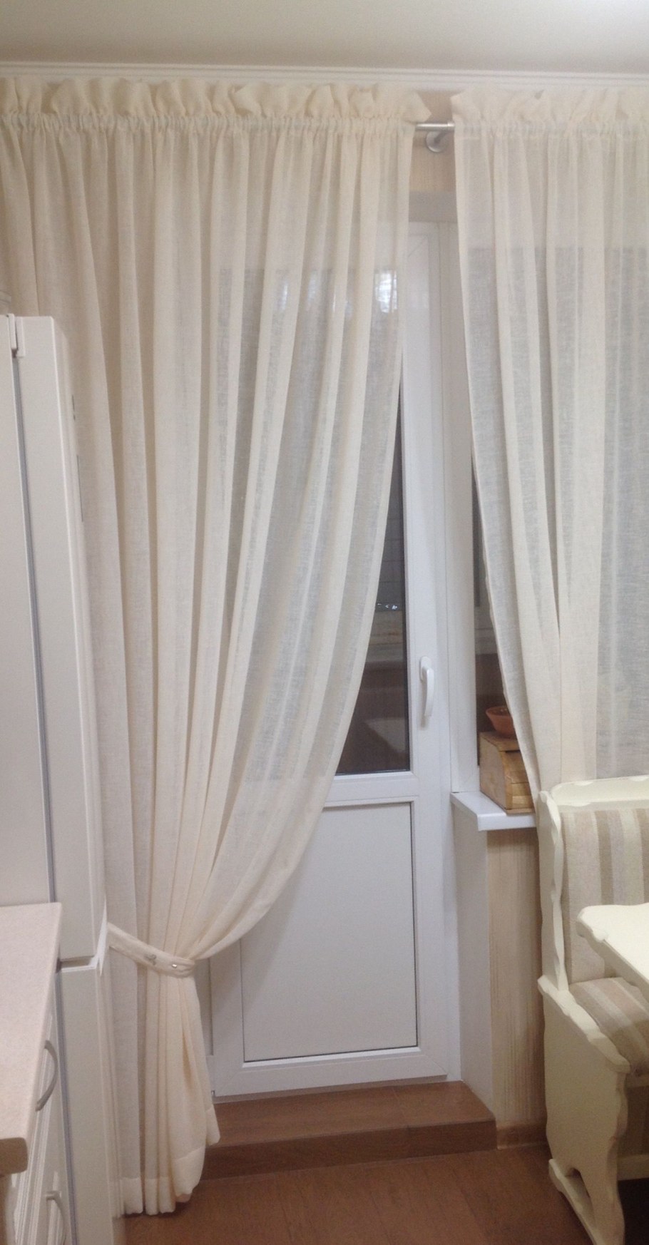 Тюль на балконную дверь