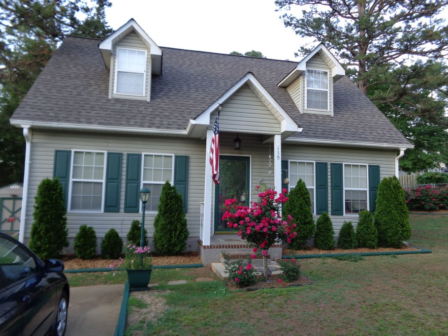 Дом со ставнями в американском стиле