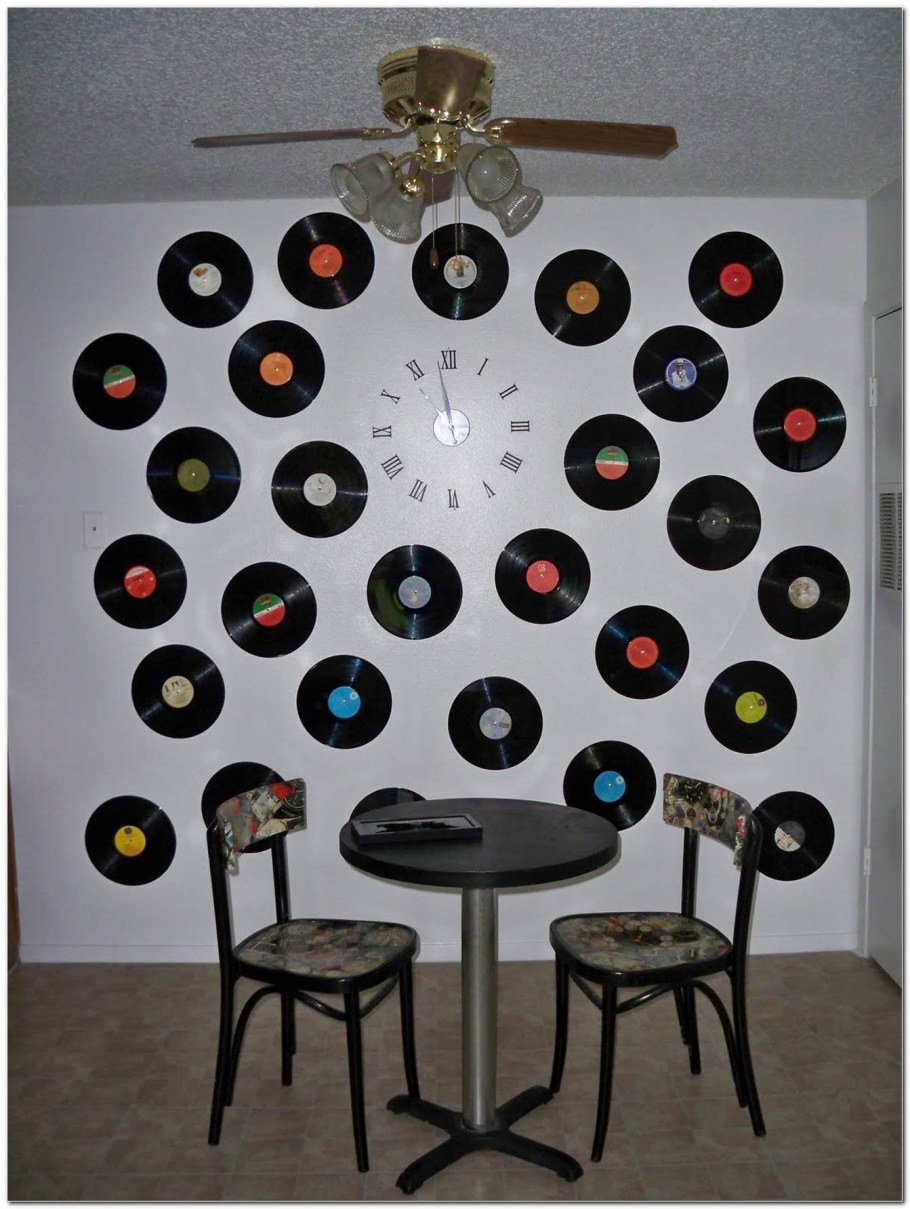 Виниловые пластинки на стене декор