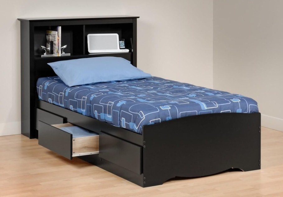 Полуторная кровать ВВР 04 С изголовьем и полками, черная