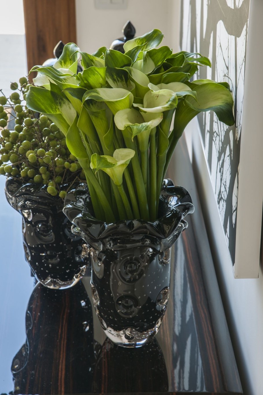 Каллы в вазе