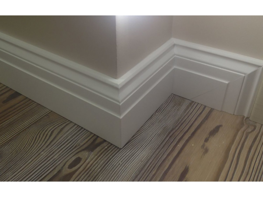 Напольный плинтус Base 1212