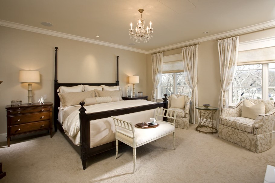 Интерьер спальни в бежевых тонах