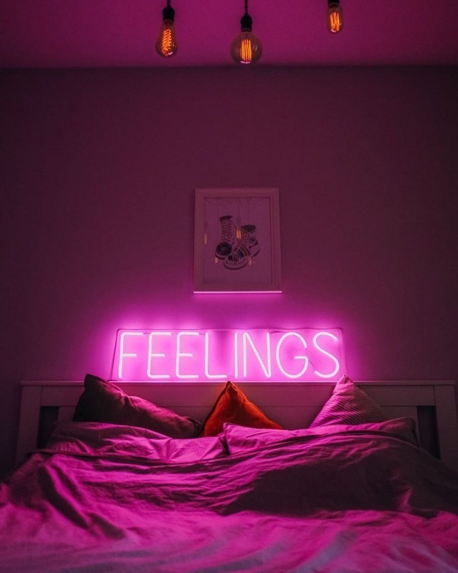 Неоновая вывеска