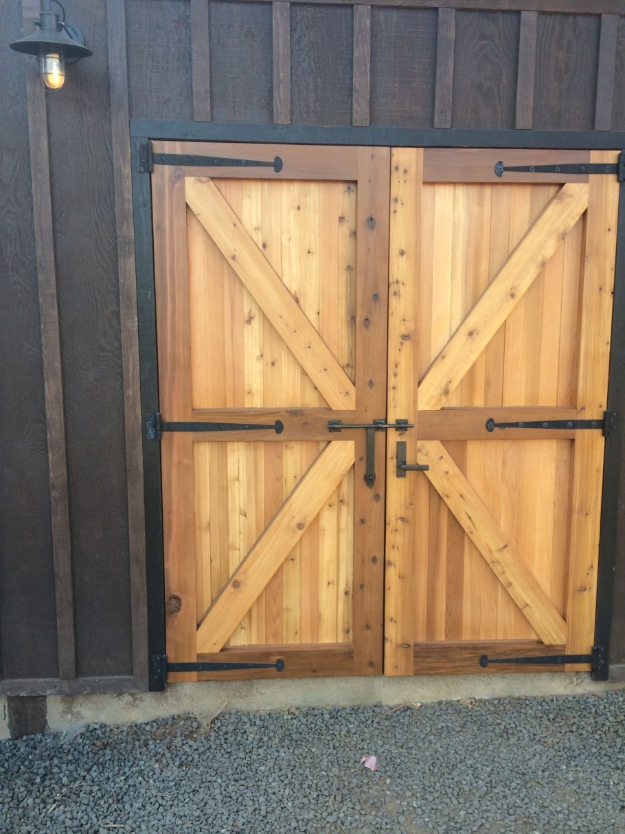 Деревянные ворота