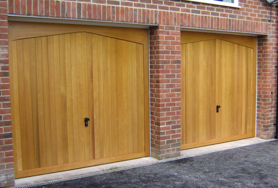 Гаражные ворота распашные