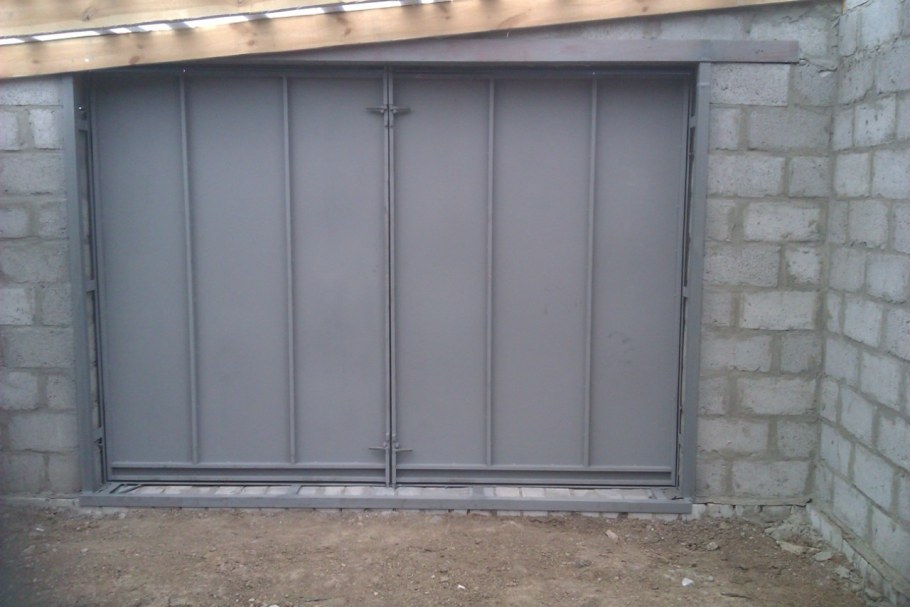 Металлические ворота для гаража