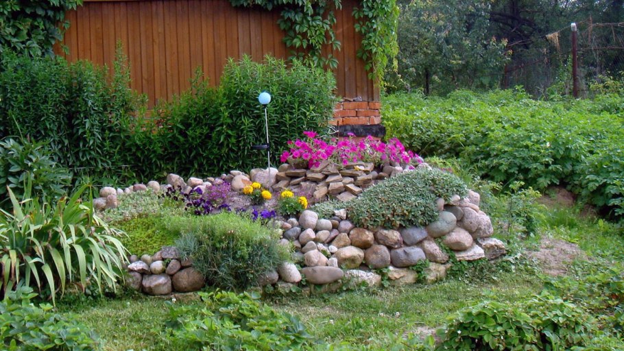 Альпинарий цветник