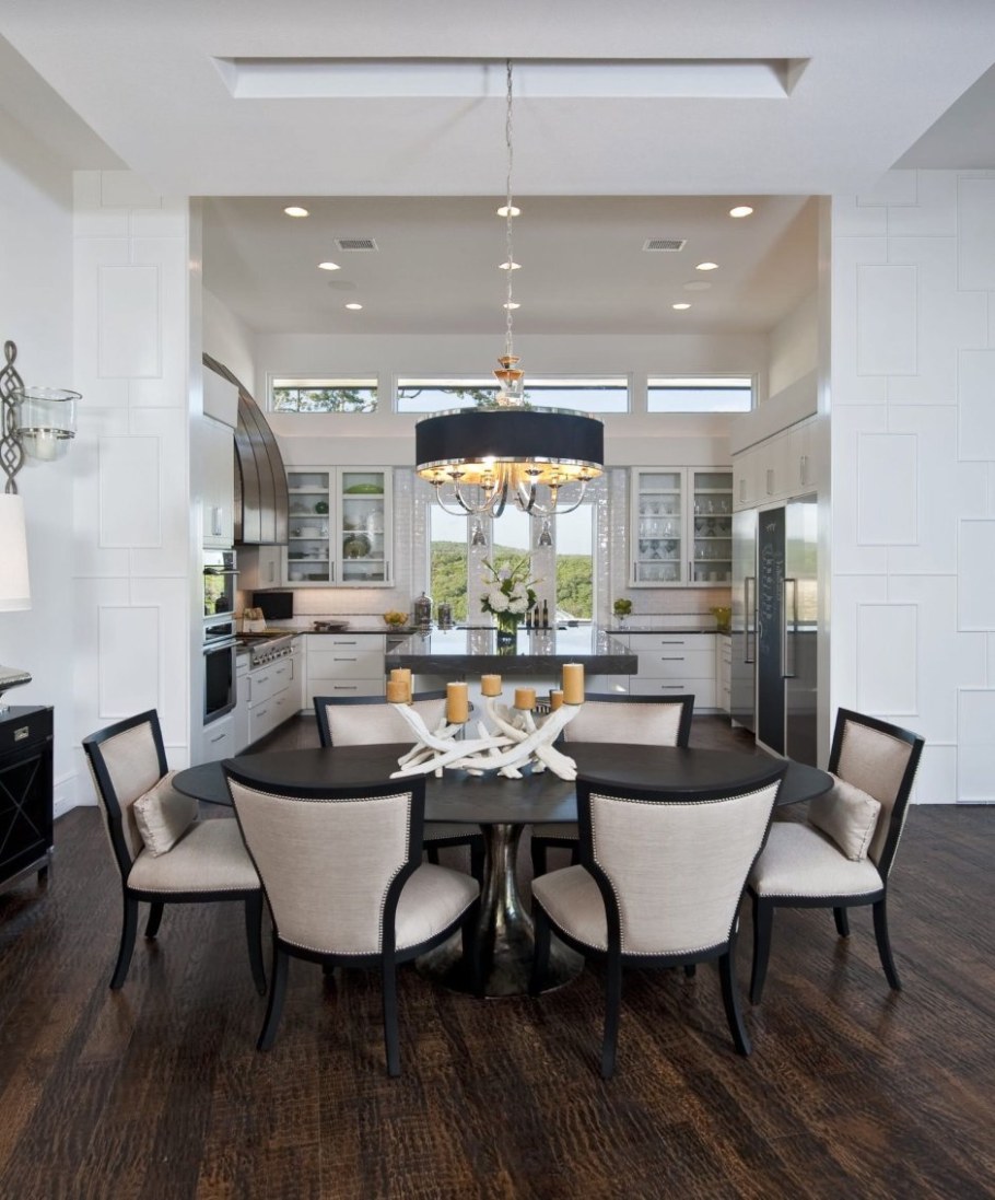 Гостиная с обеденным столом