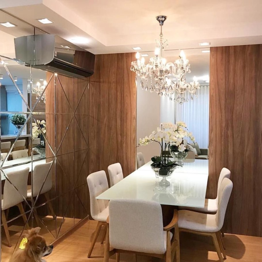 Гостиная с обеденным столом