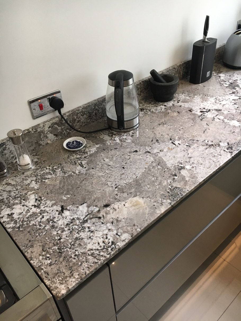 Паладина светлая столешница кедр