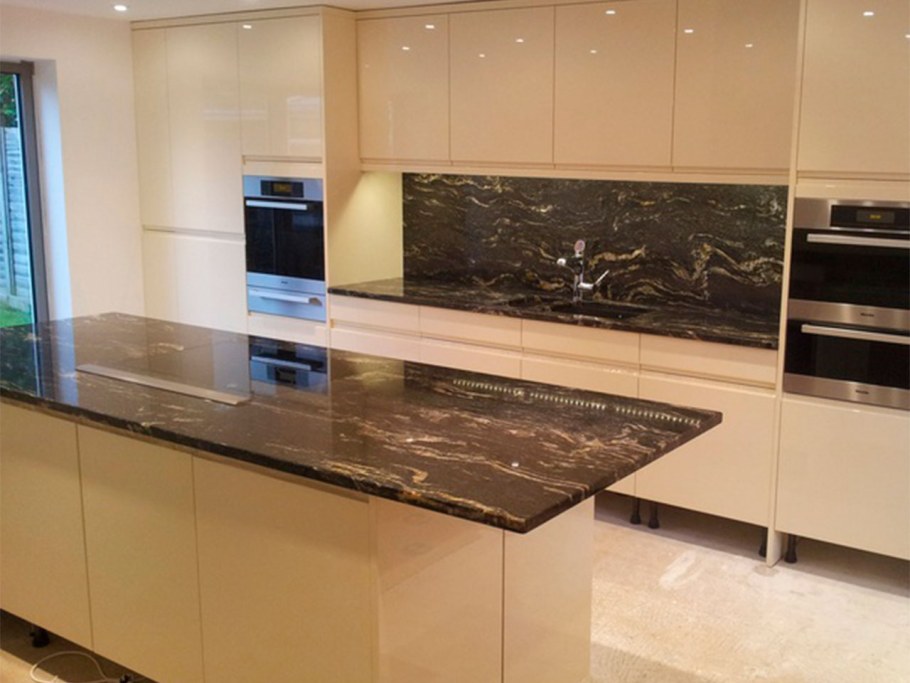 Кухня гранит Black Cosmic