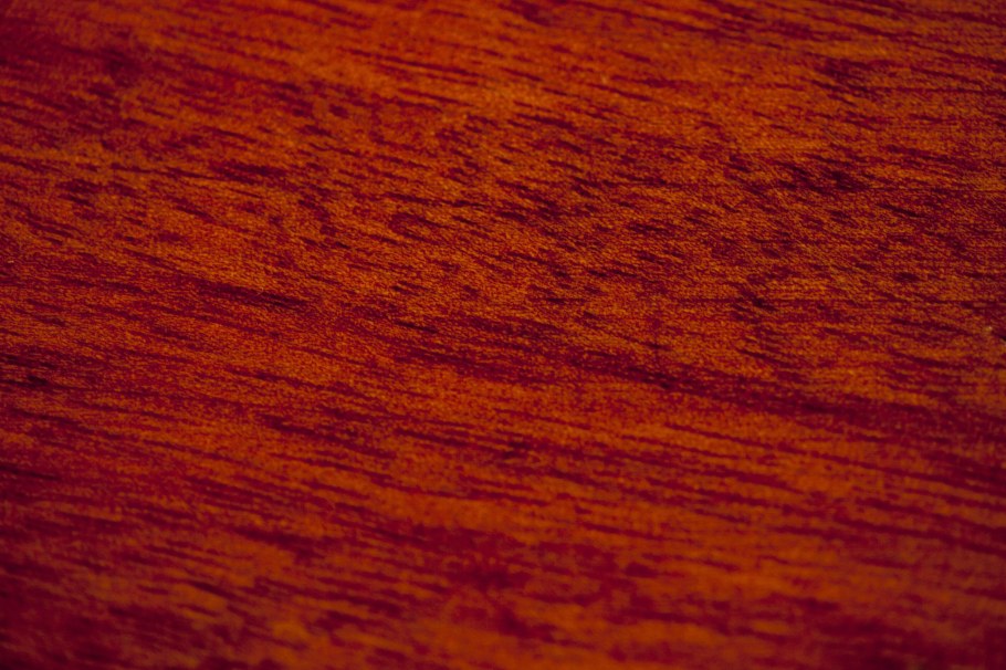 Red Mahogany дерево