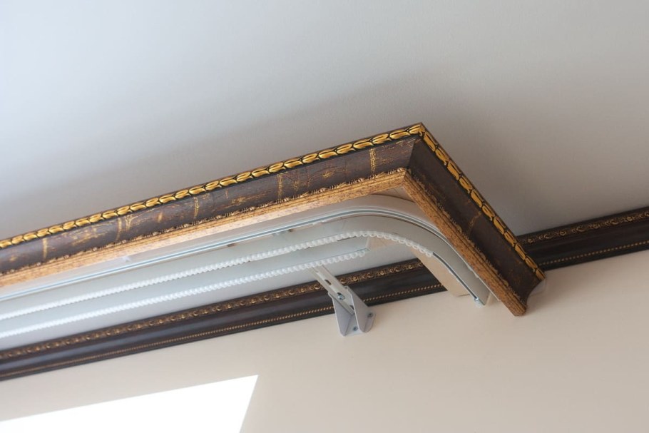Потолочный карниз 1.50.209