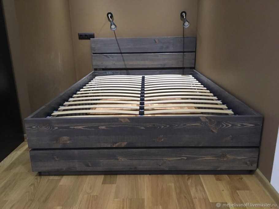 Кровать из дерева с подъемным механизмом 160х200