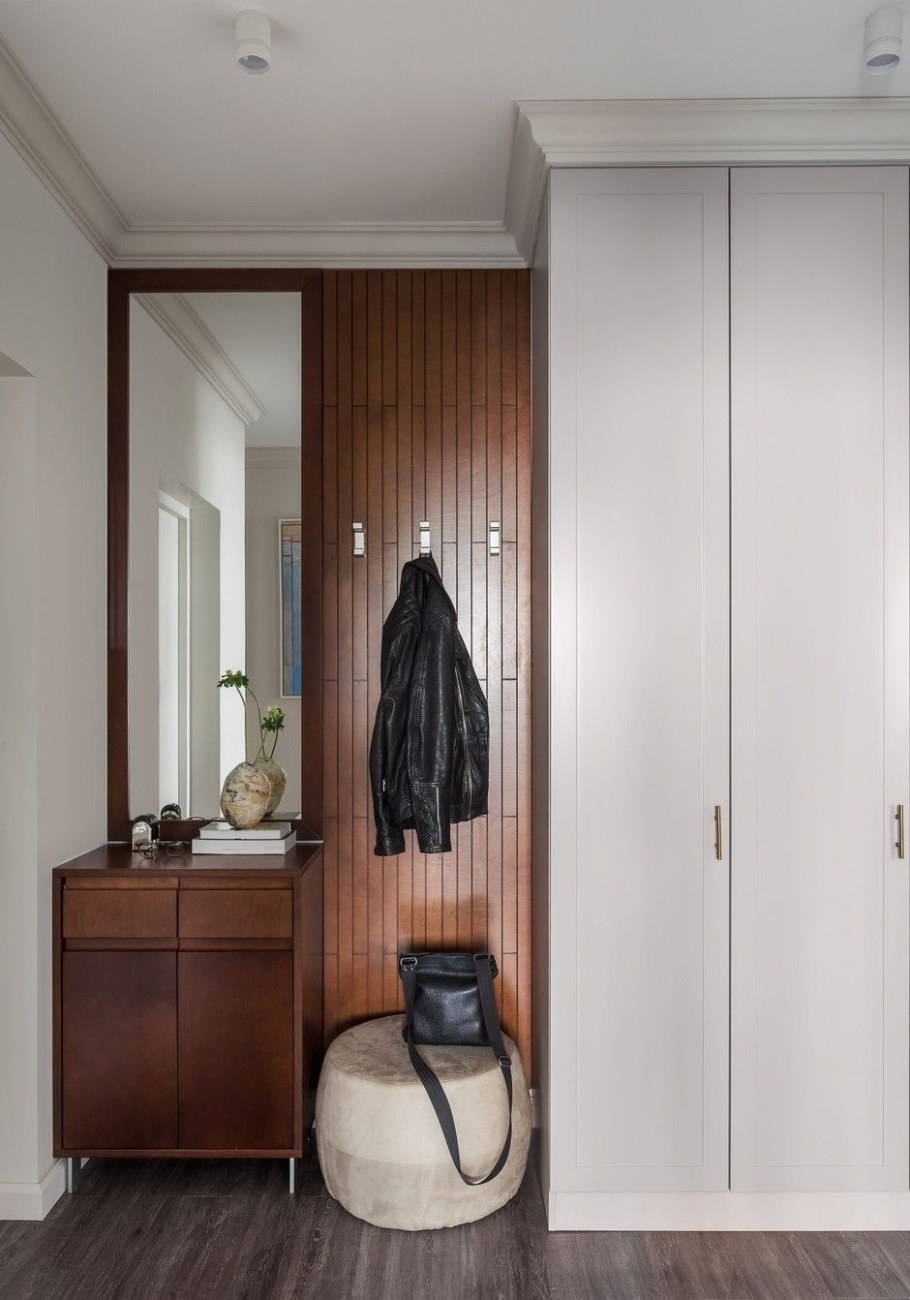 Небольшой шкаф в прихожую