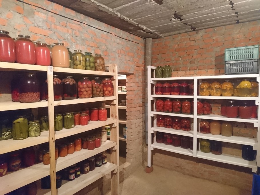 Обустройство подвала для хранения овощей