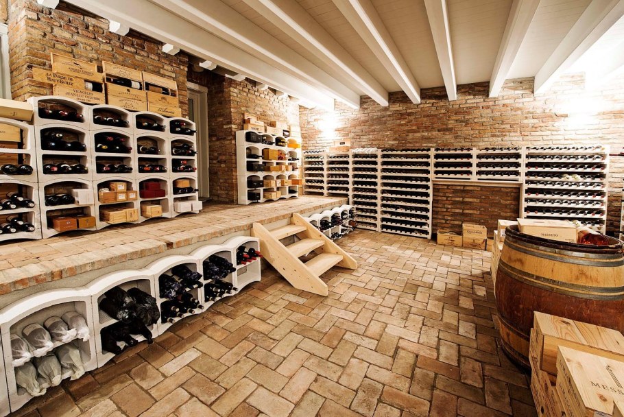 Красивый погреб