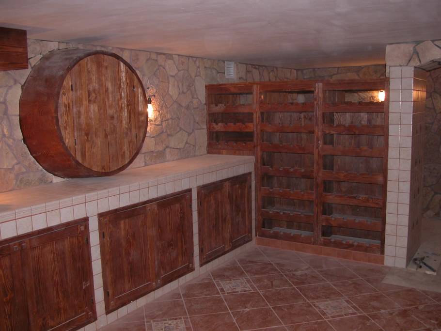 Погреб винный полузаглубленный