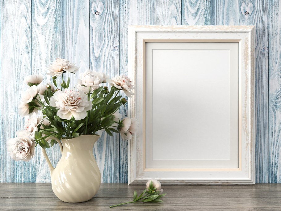 Фоторамка на столе