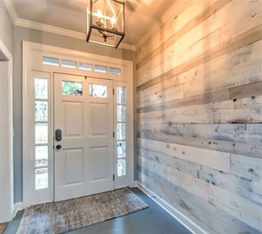 Отделка коридора деревом