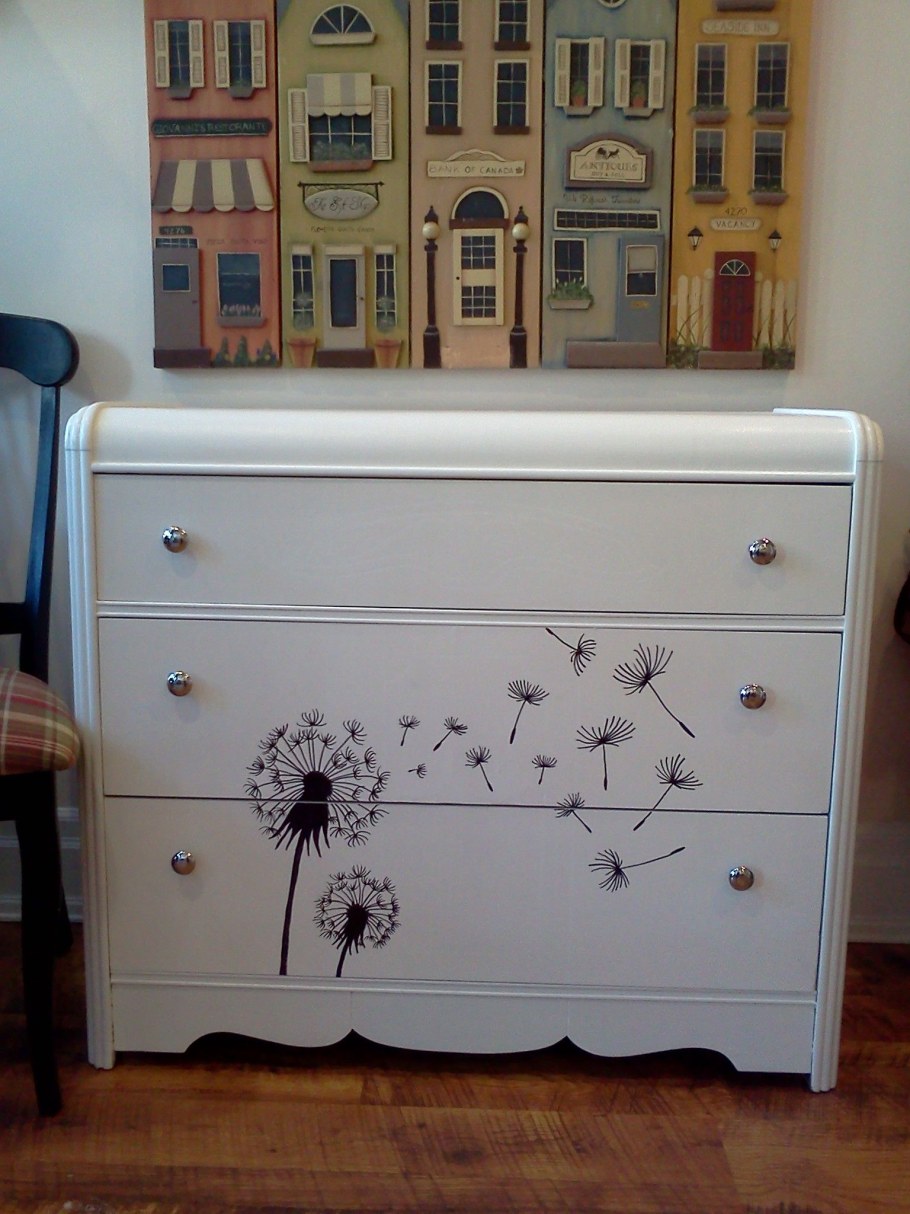 Разрисованный комод