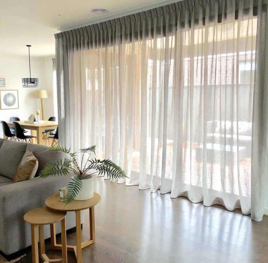 Тюль на широкое окно