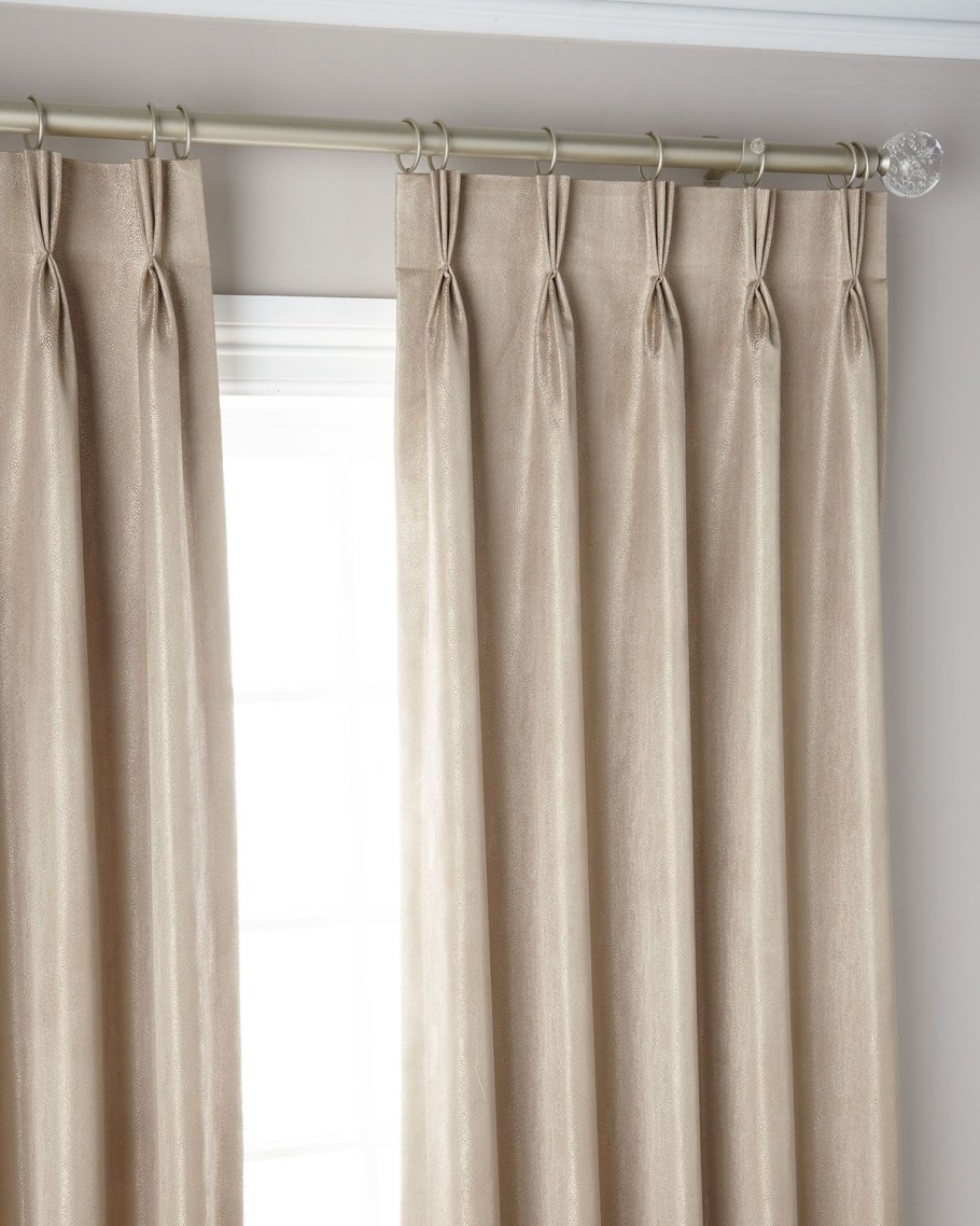 Шторы на шторной ленте