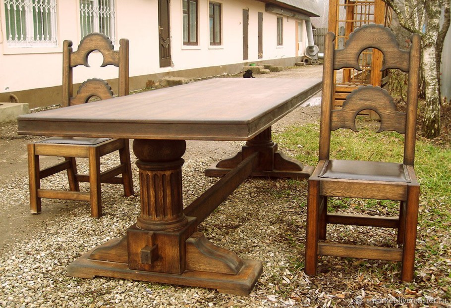 Стол деревянный