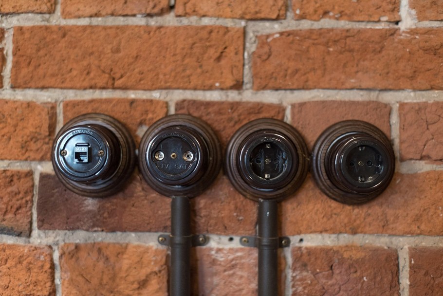 Накладная розетка в стиле лофт