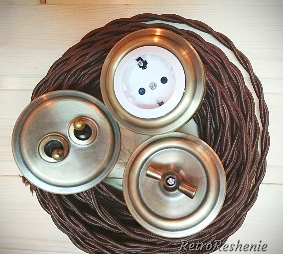 Розетки накладные ретро Бирони