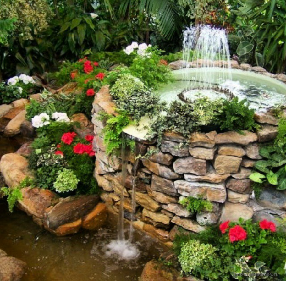 Фонтанчик в садовый прудик