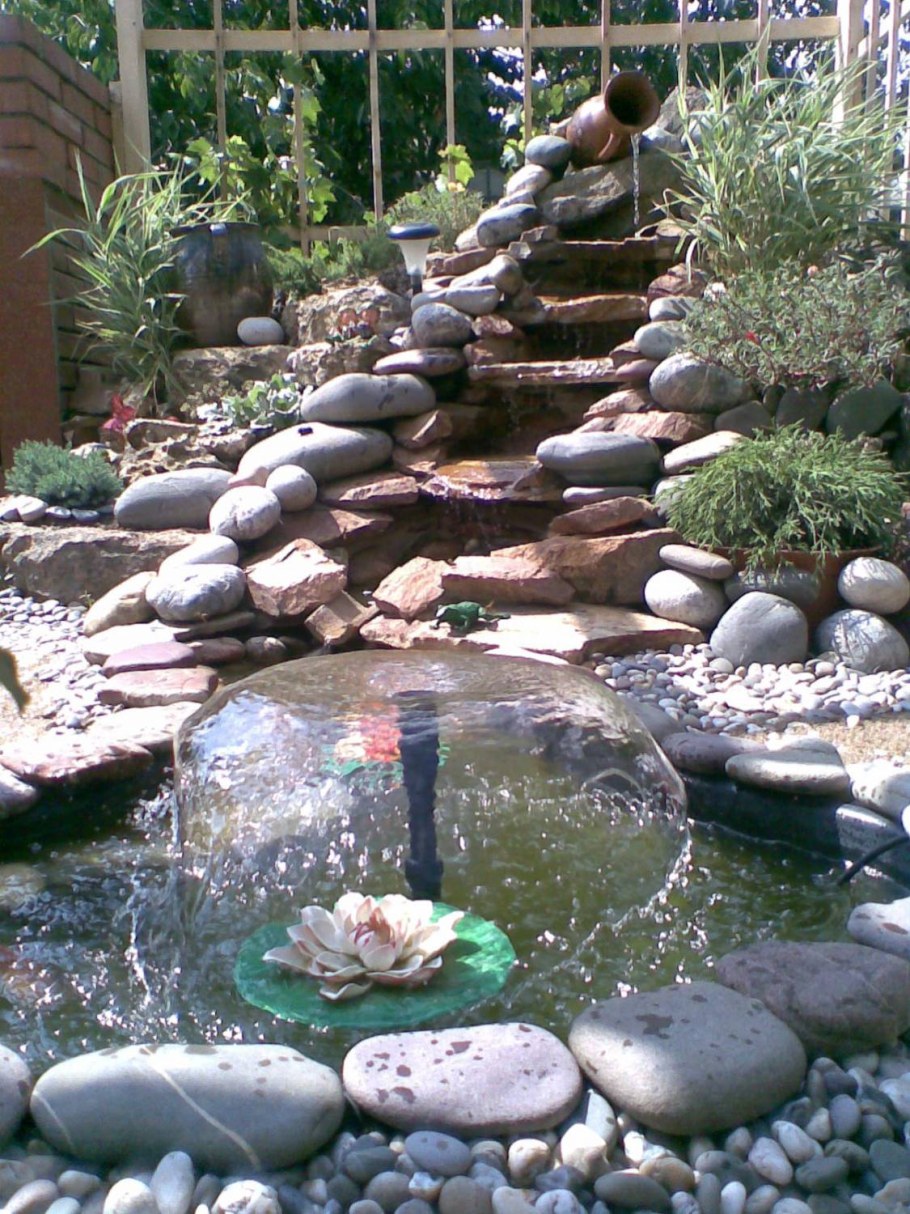 Альпийская горка с фонтанчиком