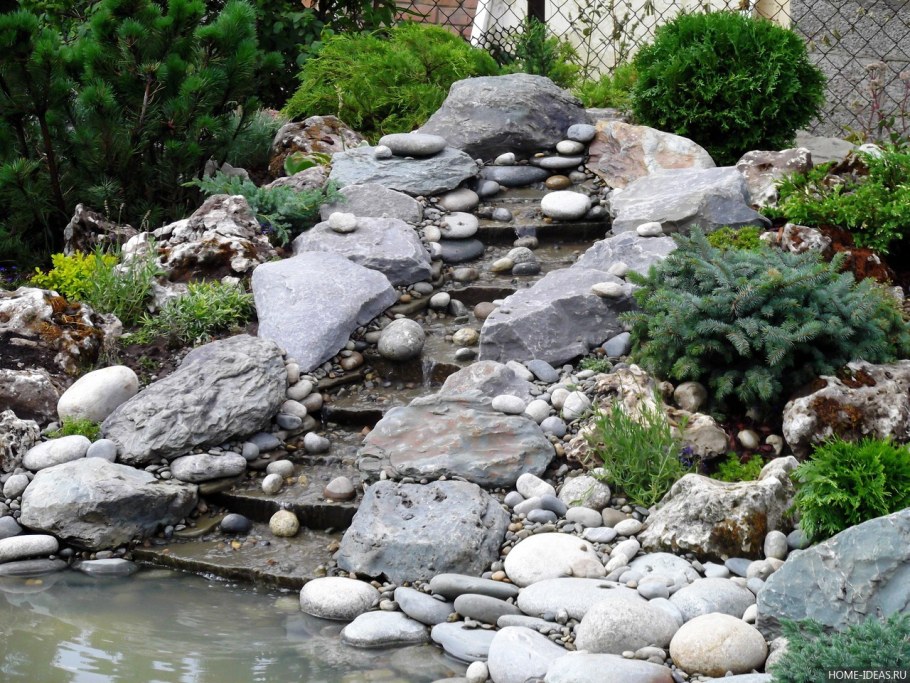 Альпийская горка с прудиком