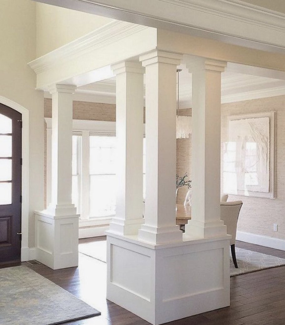 Квадратные колонны в интерьере